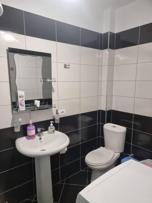 Two Suns Apartament Sarande Ngoại thất bức ảnh